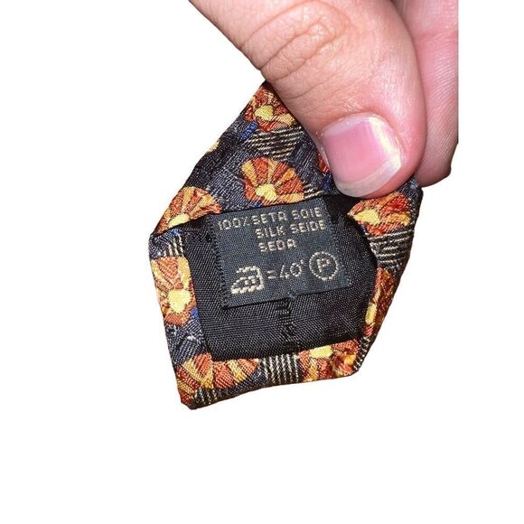 Ermenegildo Zegna Orange & Black Shell Print Handmade Neck Tie - Picture 4 of 7